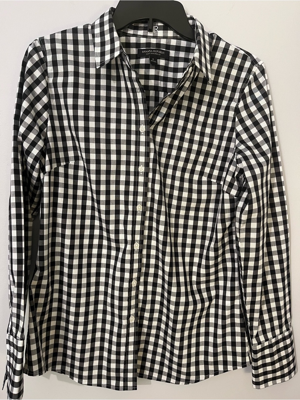 Banana Republic Riley Tailored Black & White Gingham Button-Down Shirt Women’s 6